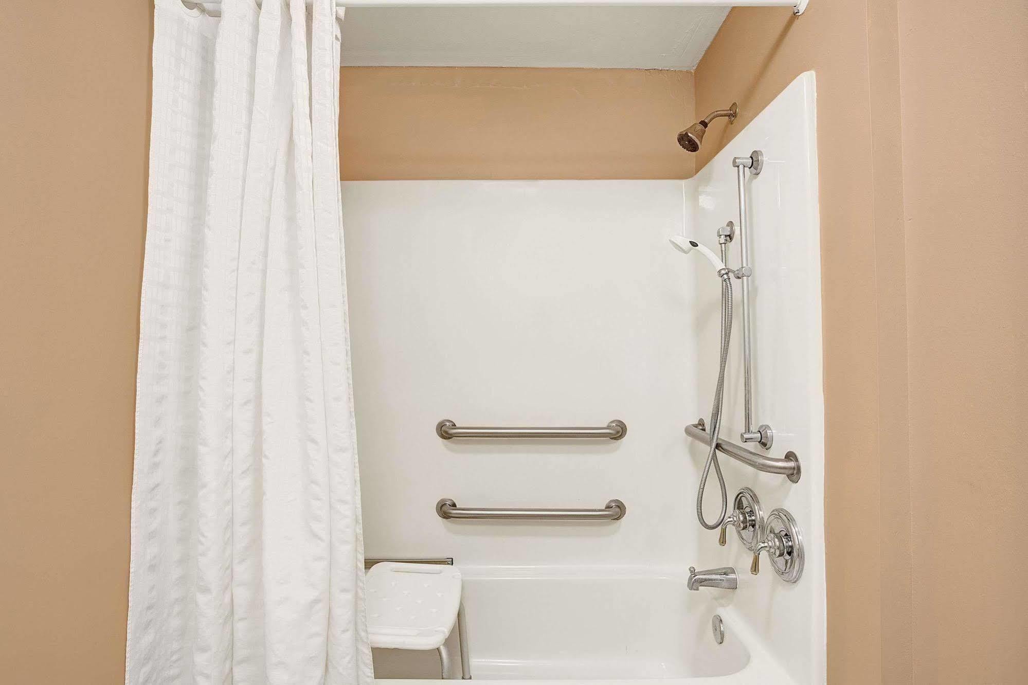Baymont By Wyndham Jacksonville/Butler Blvd Экстерьер фото